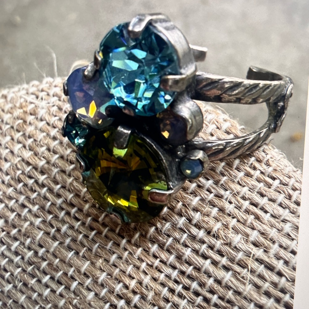 Elegant Silver Ring with Blue and Green Stones S